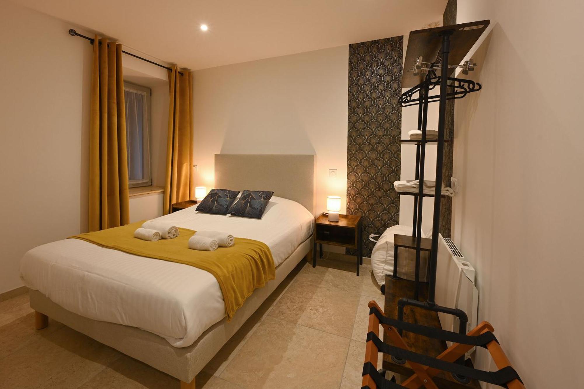Hotel De La Croisee Poncin Ngoại thất bức ảnh